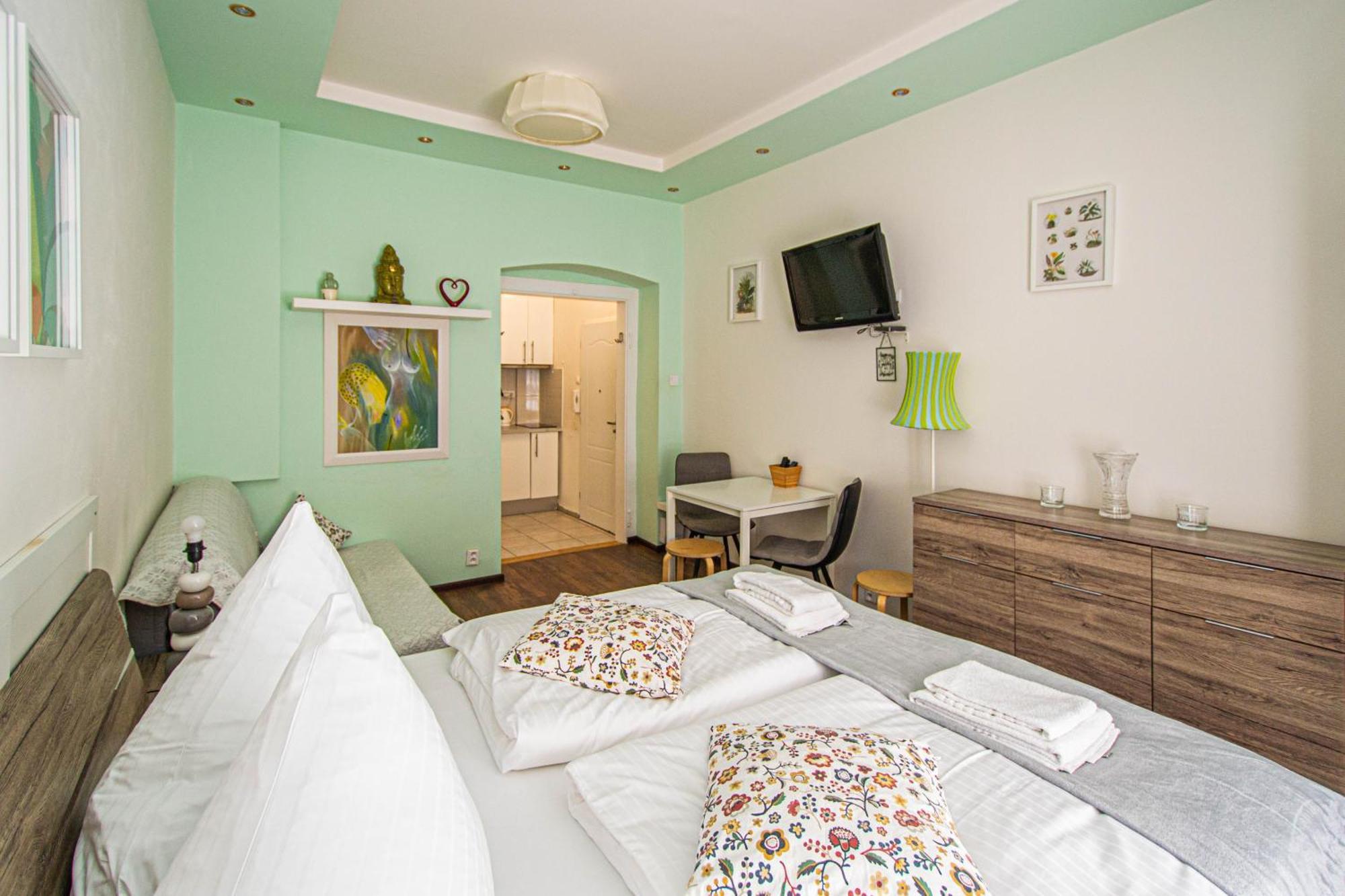 Ruterra Apartment Cimburkova Прага Экстерьер фото