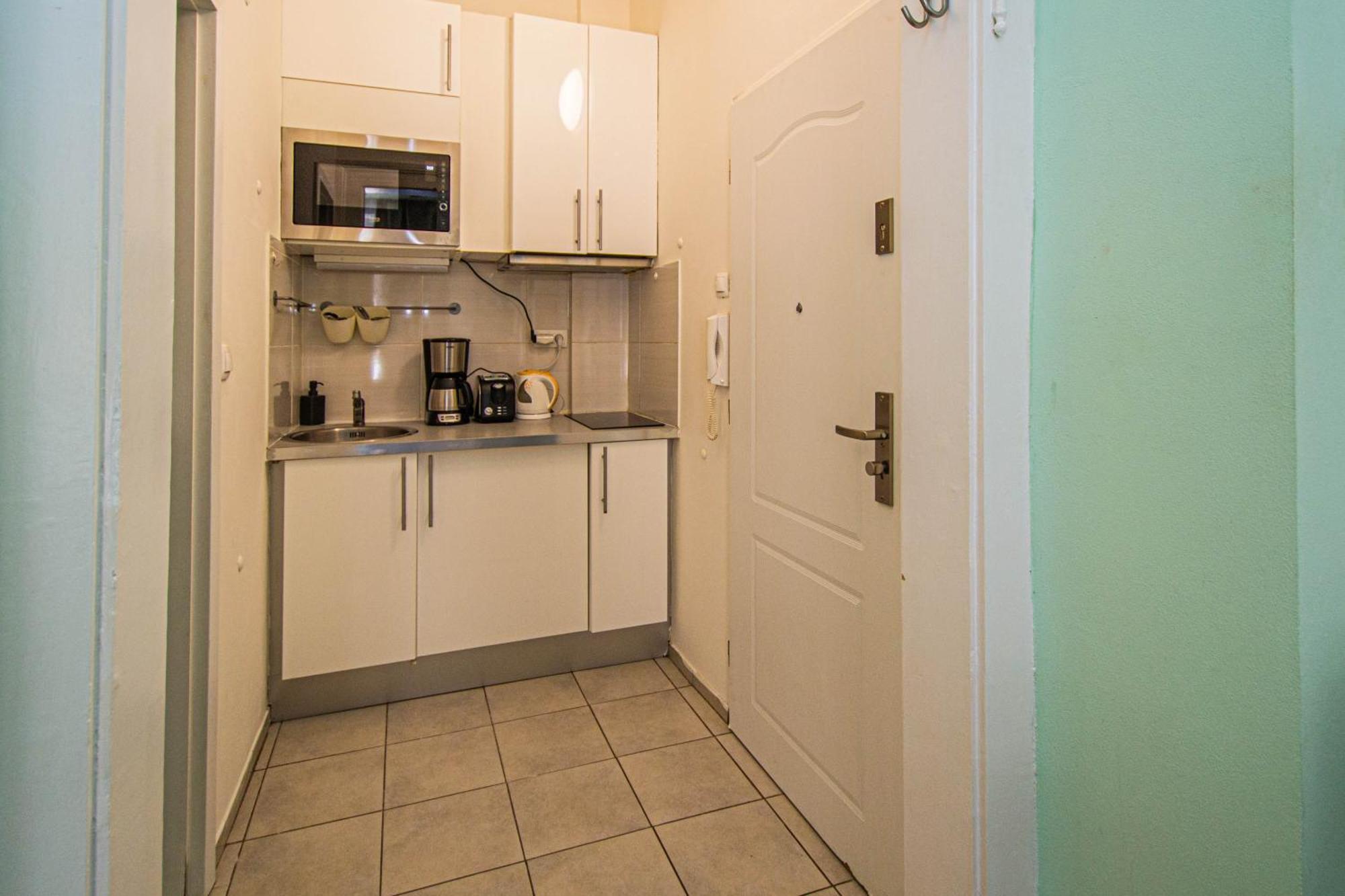 Ruterra Apartment Cimburkova Прага Экстерьер фото