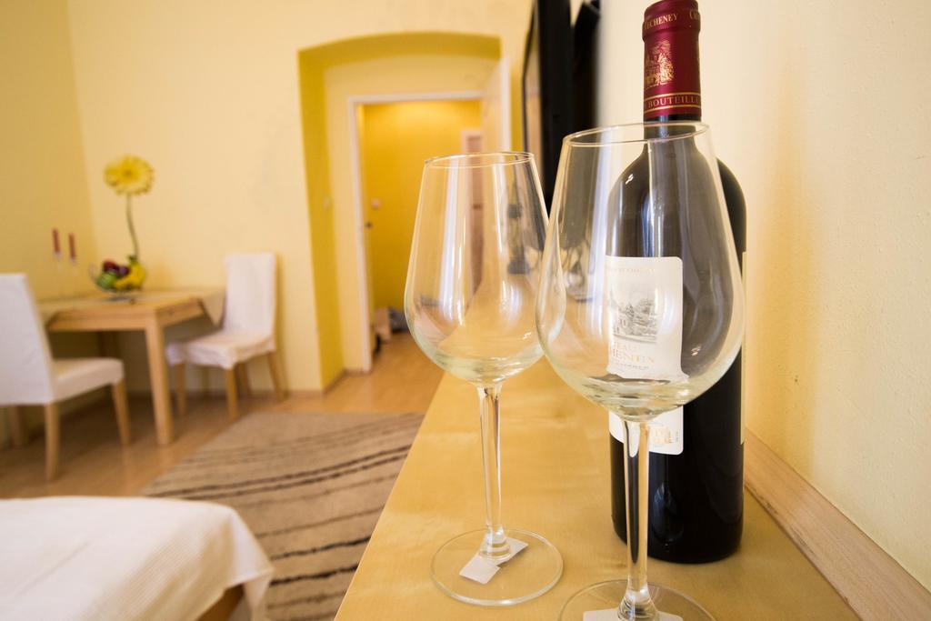 Ruterra Apartment Cimburkova Прага Экстерьер фото