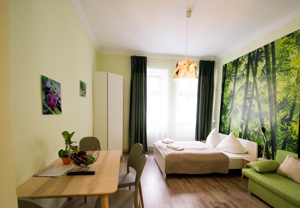 Ruterra Apartment Cimburkova Прага Экстерьер фото