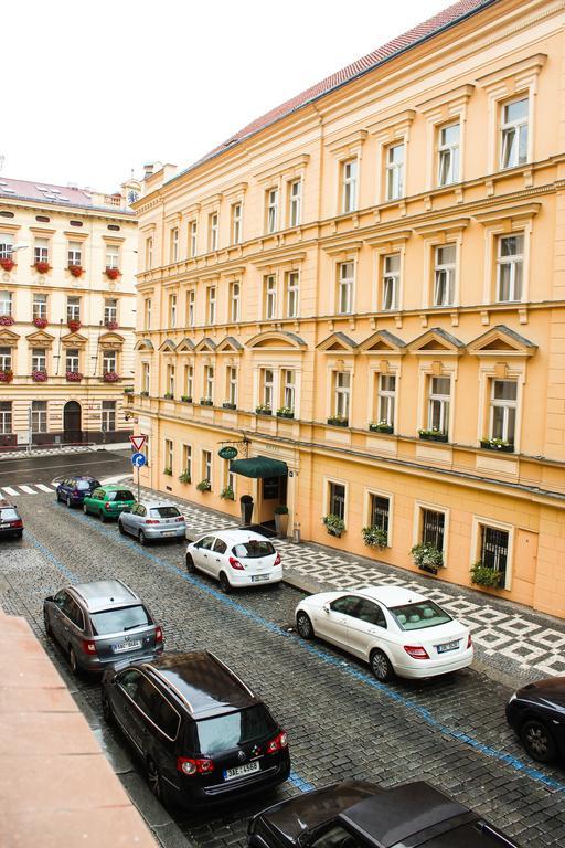 Ruterra Apartment Cimburkova Прага Экстерьер фото