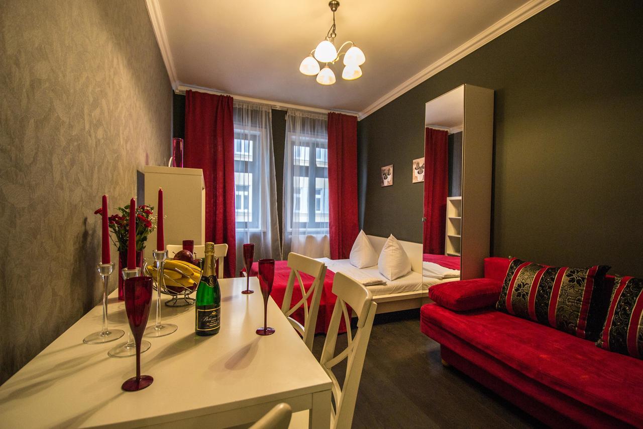 Ruterra Apartment Cimburkova Прага Экстерьер фото